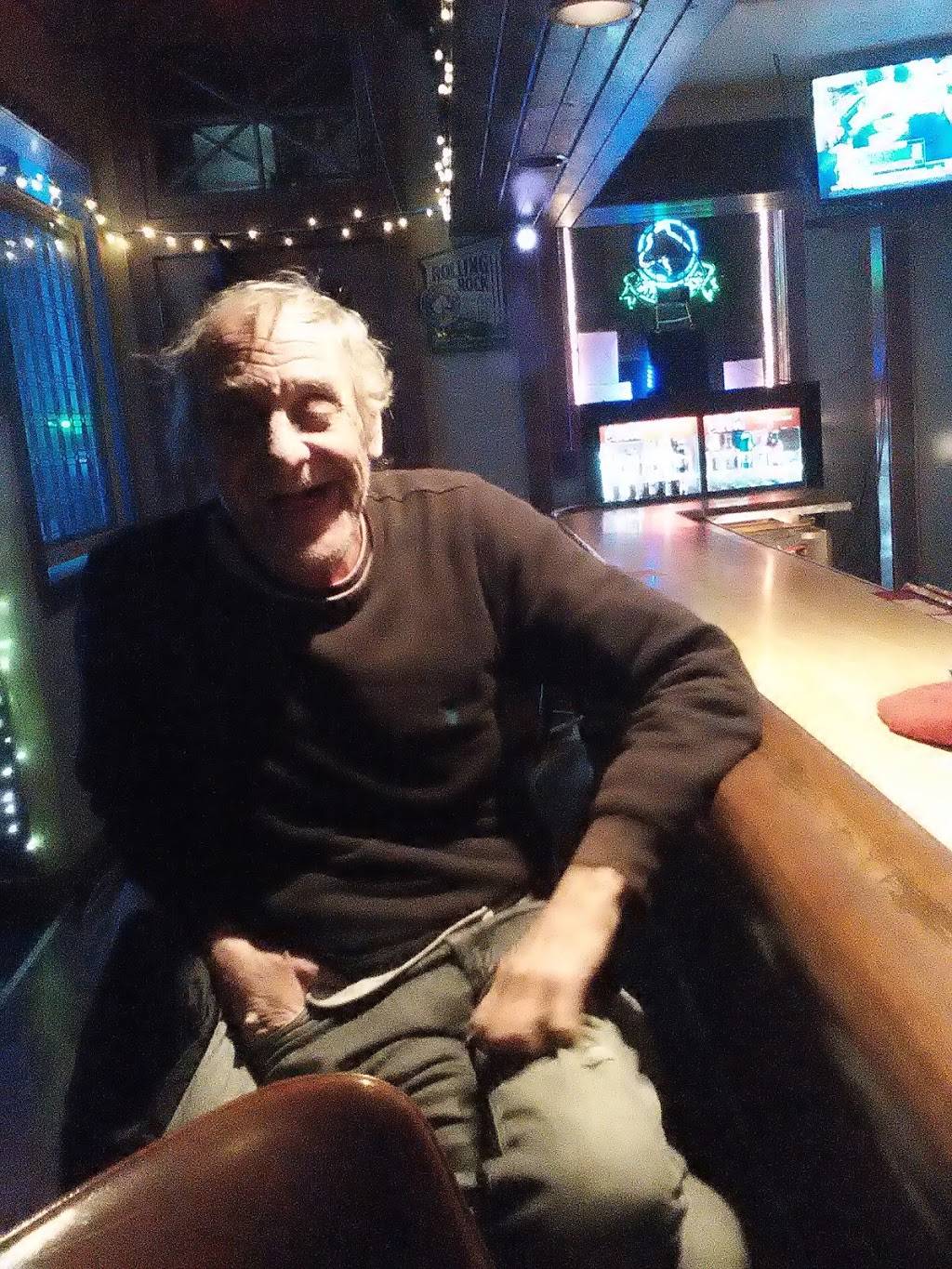 Viking Inn | restaurant | 200 Jefferson St, Hanover, IL 61041, USA | 8155913843 OR +1 815-591-3843