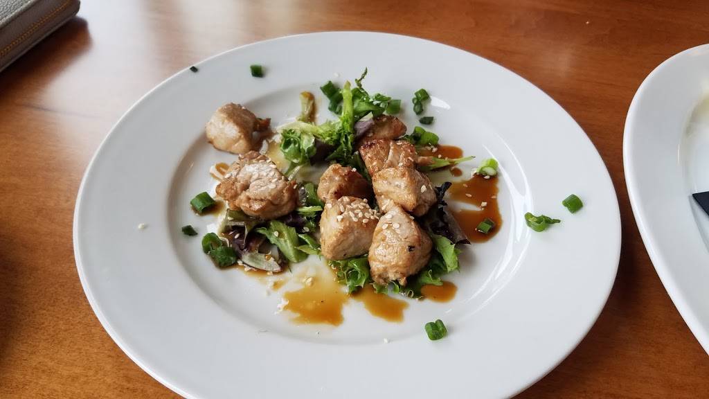 Decoys Seafood | restaurant | 3305 Ferry Rd, Suffolk, VA 23435, USA | 7579771081 OR +1 757-977-1081