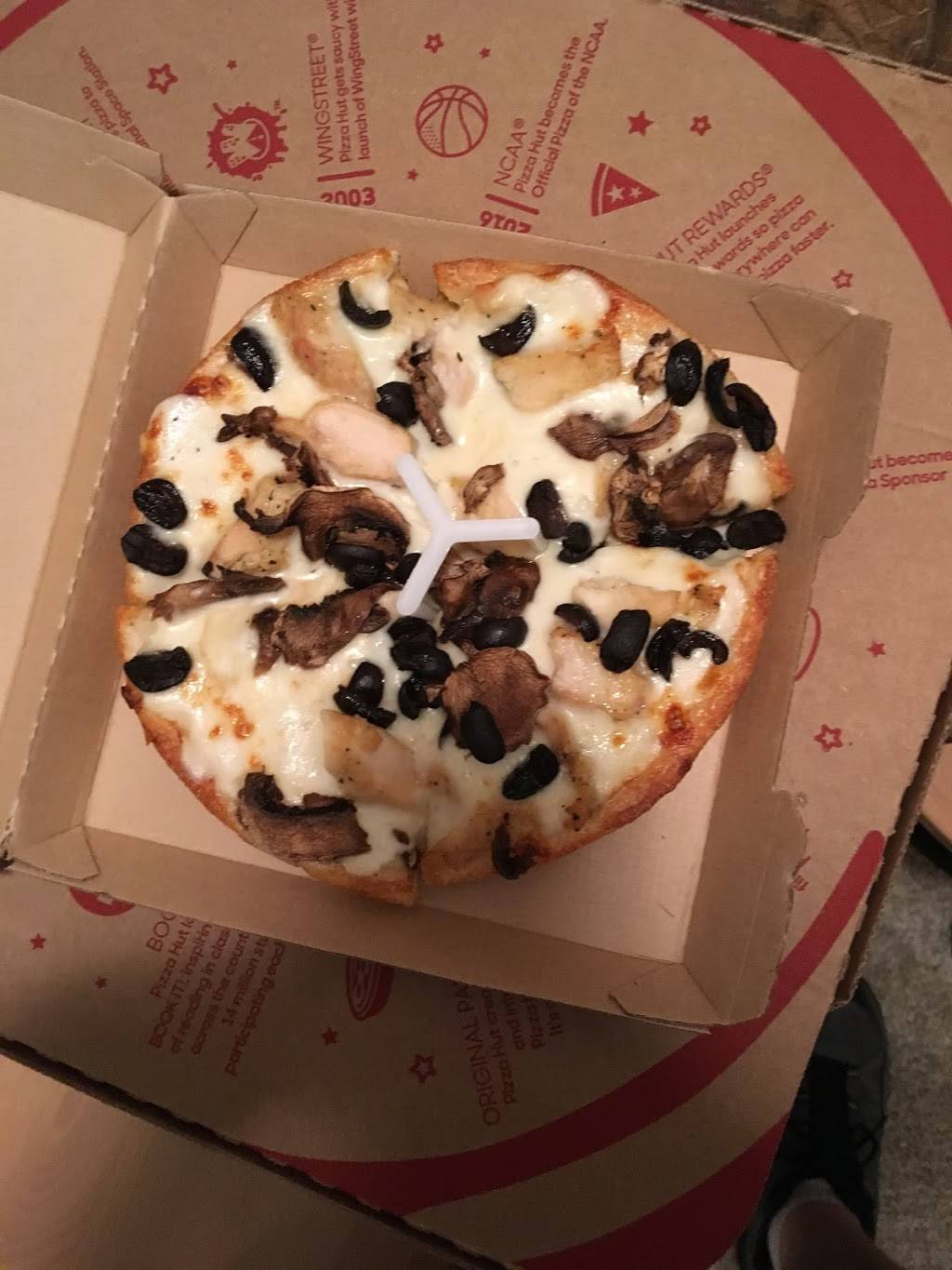 Pizza Hut | meal takeaway | 20201-20265 Hall Rd, Macomb, MI 48044, USA | 5867415621 OR +1 586-741-5621