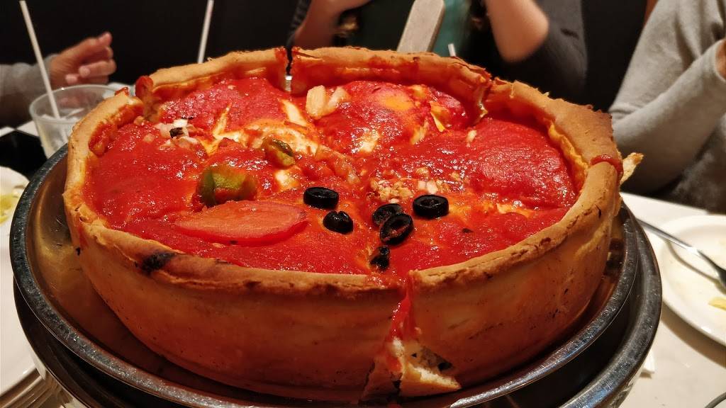 Chicago Style Pizza | restaurant | 534 Upper Sherman Ave, Hamilton, ON L8V 3M1, Canada | 9055758800 OR +1 905-575-8800