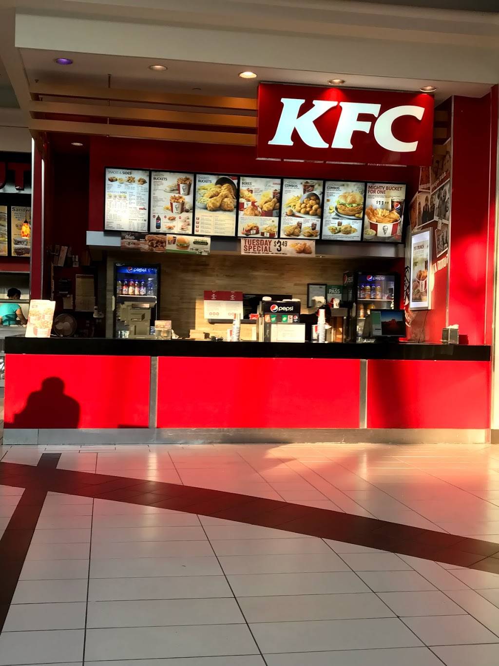 KFC | meal delivery | 1 Eglinton Square #151, Scarborough, ON M1L 2K1, Canada | 4167590685 OR +1 416-759-0685