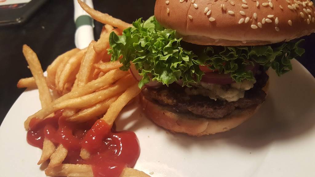 Rosie OGradys | restaurant | 30400 23 Mile Rd, Chesterfield, MI 48047, USA | 5864211962 OR +1 586-421-1962