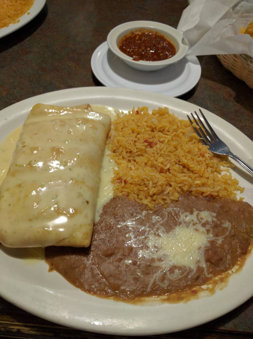 El Cerro Reyes | restaurant | 655 Brawley School Rd # 101, Mooresville, NC 28117, USA | 7047990429 OR +1 704-799-0429
