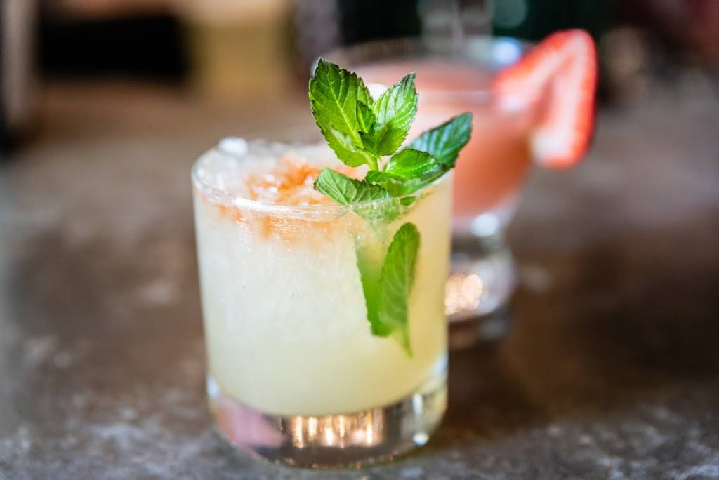 District Kitchen (Anderson Lane) | restaurant | 7858 Shoal Creek Blvd, Austin, TX 78757, USA | 5122847837 OR +1 512-284-7837