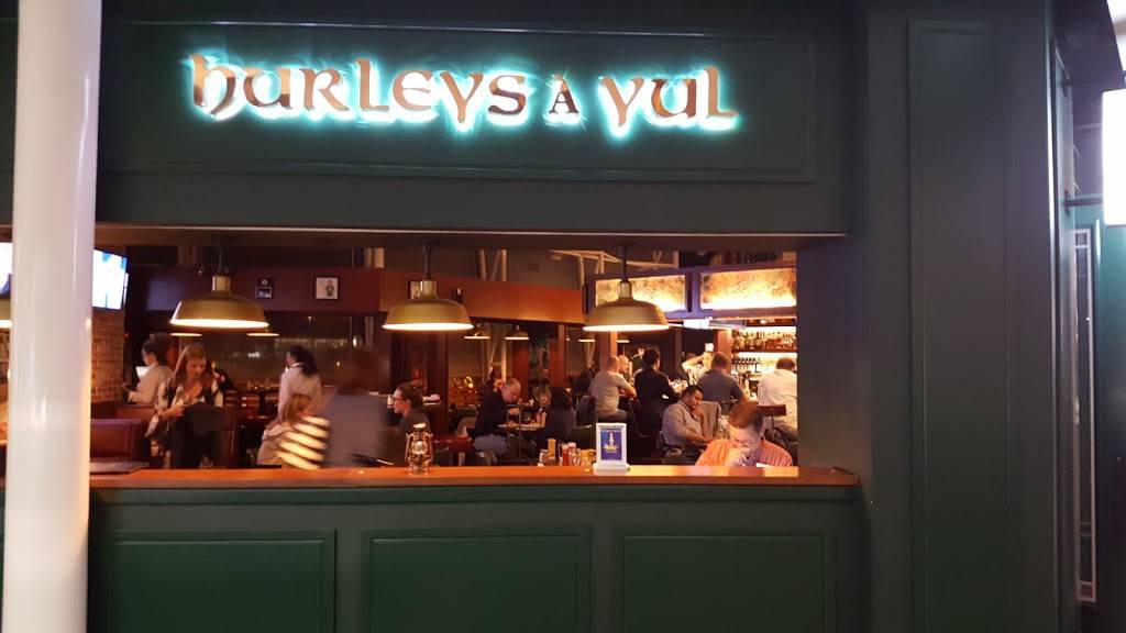 Hurleys à YUL | restaurant | 975 boul. Roméo-Vachon N, Dorval, QC H4Y 1H1, Canada | 5146362094 OR +1 514-636-2094