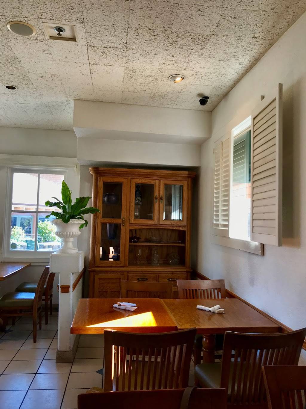 Cafe Athena | restaurant | 1846 Garnet Ave, San Diego, CA 92109, USA | 8582741140 OR +1 858-274-1140