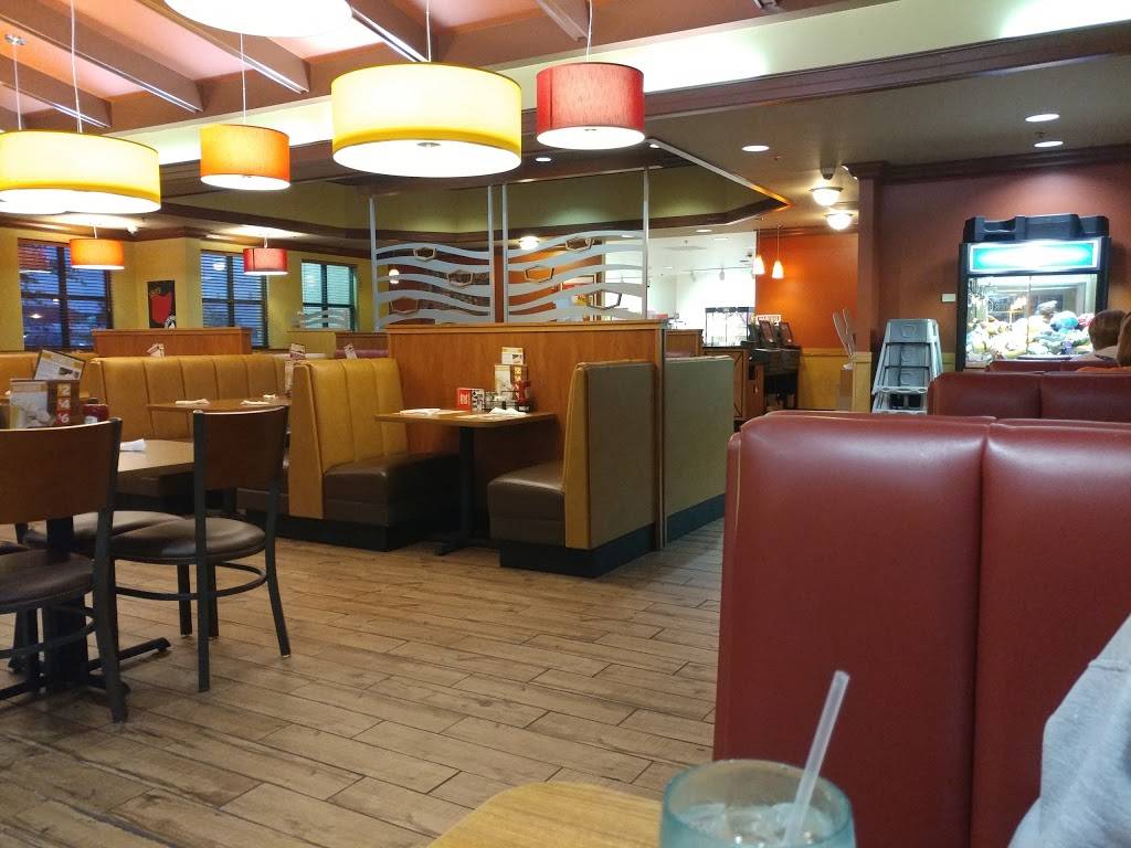 Dennys | restaurant | 2226 N Main St, Hubbard, OH 44425, USA | 3305343314 OR +1 330-534-3314