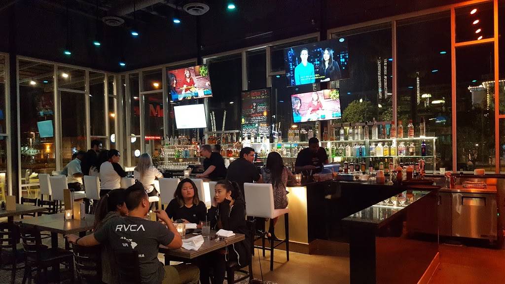 New Moon Restaurant | restaurant | 7620 Beach Blvd, Buena Park, CA 90620, USA | 7145629940 OR +1 714-562-9940