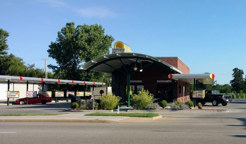 Sonic Drive-In | restaurant | 1945 W Central Ave, El Dorado, KS 67042, USA | 3163217622 OR +1 316-321-7622