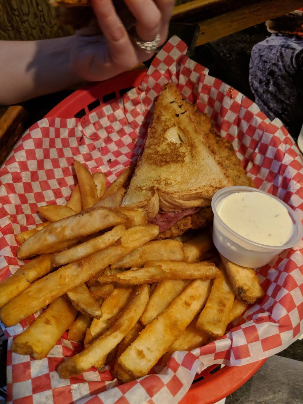 Toby Ks Hideaway | restaurant | 1723 Mamie Eisenhower Ave, Boone, IA 50036, USA | 5154322081 OR +1 515-432-2081