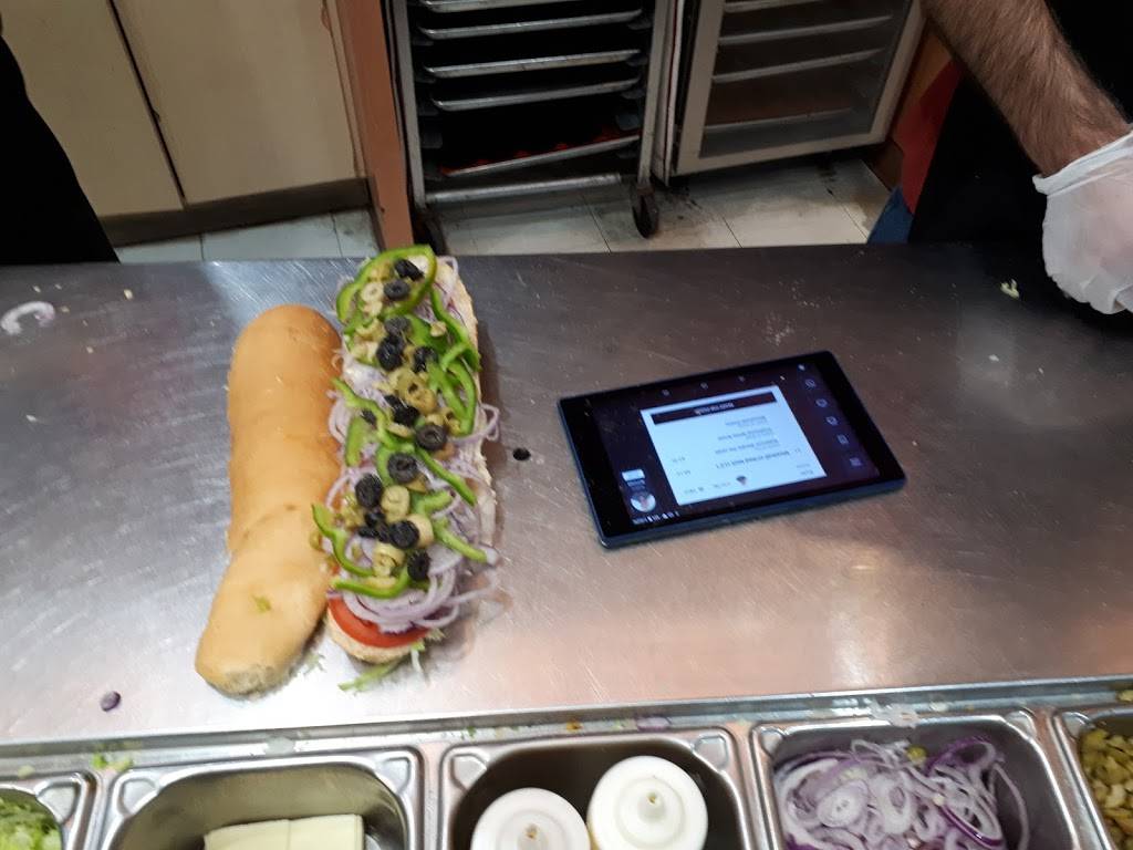 Mr.Sub | restaurant | 2600 Weston Rd, North York, ON M9N 2A9, Canada | 6473407700 OR +1 647-340-7700