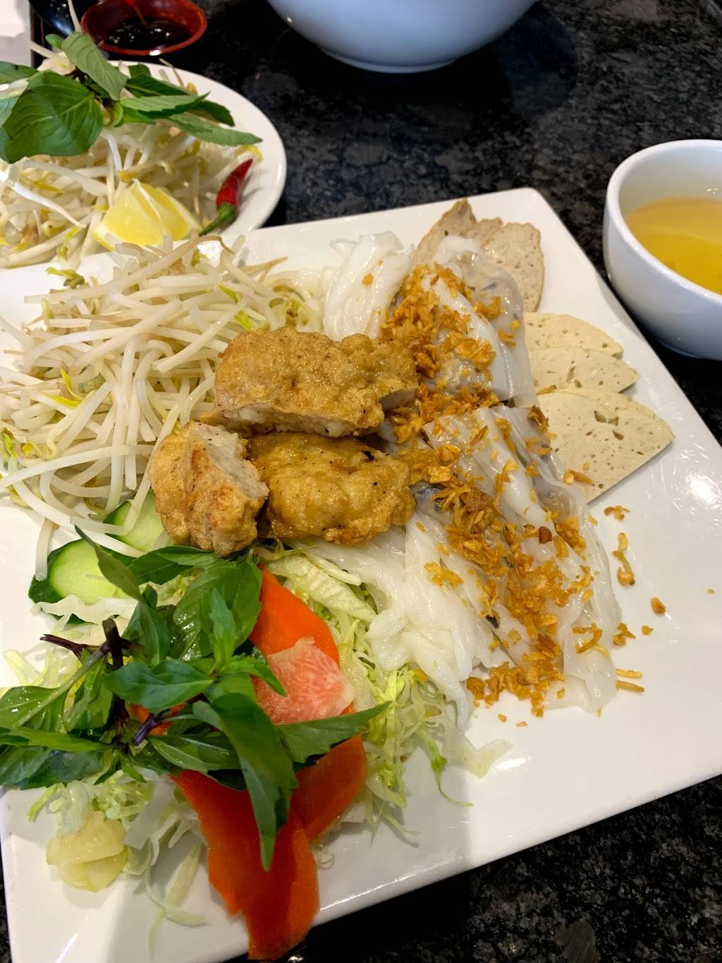 Banh Cuon Huong Que | restaurant | 2708 Jane St Unit 3, North York, ON M3L 1S4, Canada | 4167468188 OR +1 416-746-8188
