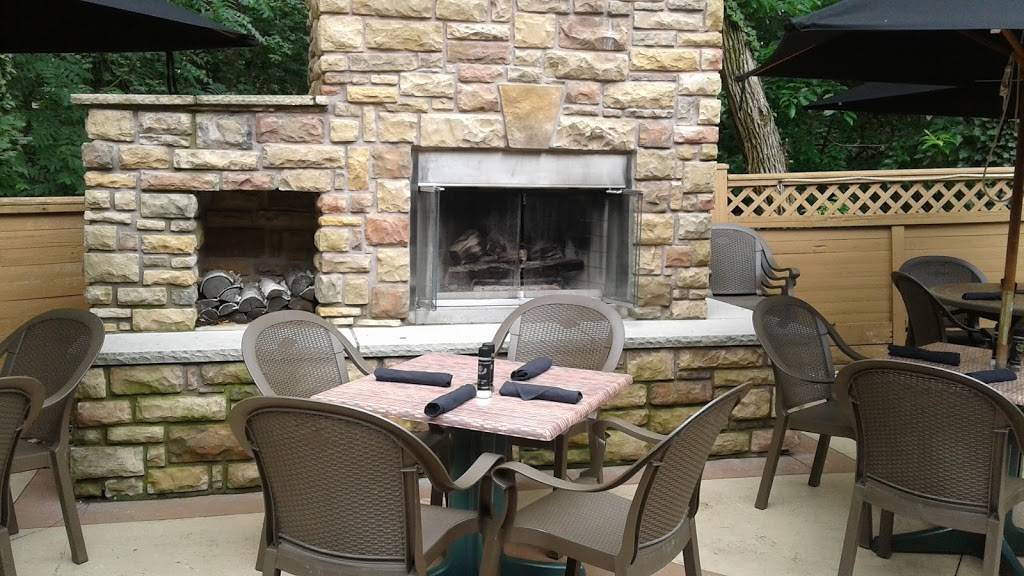 Houlihans | restaurant | 25651 Detroit Rd, Westlake, OH 44145, USA | 4408089090 OR +1 440-808-9090