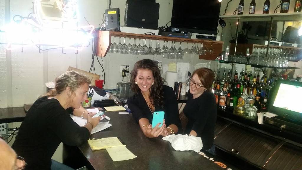 Horseshoe Restaurant | restaurant | 2112 Fort Campbell Blvd, Hopkinsville, KY 42240, USA | 2708867734 OR +1 270-886-7734