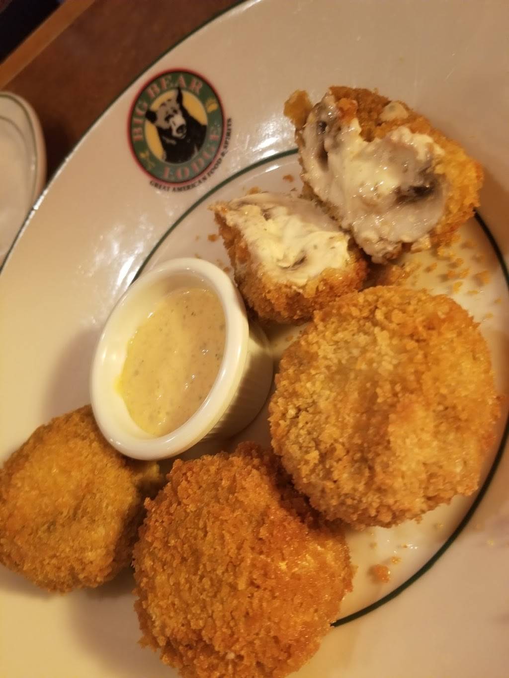 Big Bear Lodge | restaurant | 25253 Telegraph Rd, Brownstown Charter Twp, MI 48134, USA | 7347826600 OR +1 734-782-6600