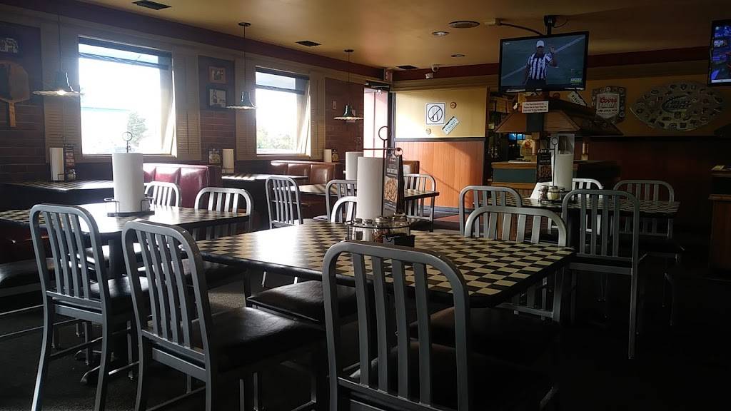 Pizza Hut | meal takeaway | 2439 W 10th St, Greeley, CO 80634, USA | 9703566736 OR +1 970-356-6736