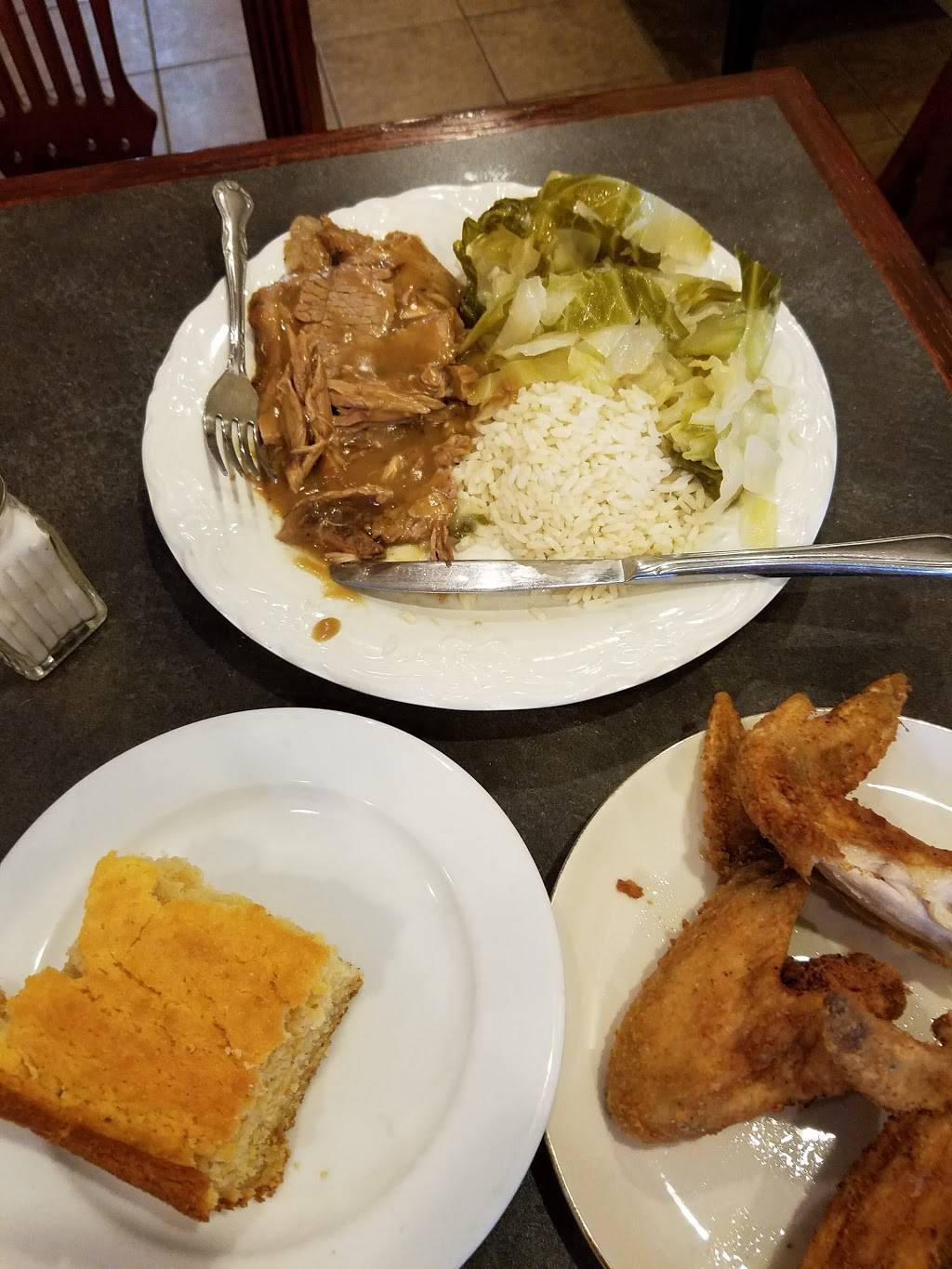 The Crimson Cafe | restaurant | 5847 Market St, Philadelphia, PA 19139, USA | 2154722233 OR +1 215-472-2233