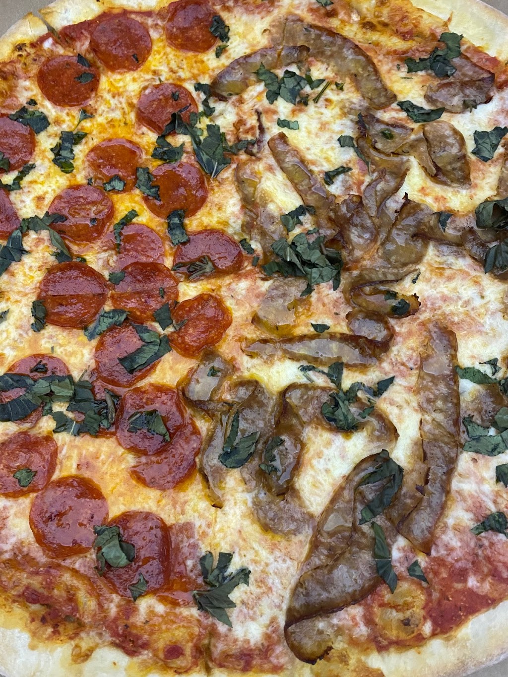 Silver Lake Pizza | restaurant | 79 Lake St, Harrison, NY 10604, USA | 9143282326 OR +1 914-328-2326