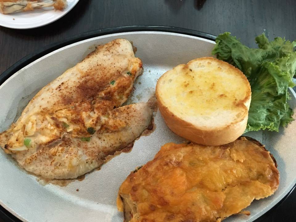 Dukes Seafood and Steakhouse | restaurant | 33920 LA-16, Denham Springs, LA 70706, USA | 2252436255 OR +1 225-243-6255