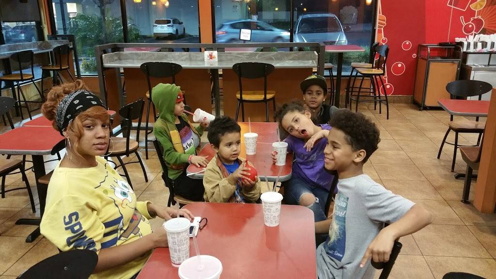 Jack in the Box | restaurant | 4860 La Sierra Ave, Riverside, CA 92505, USA | 9515096943 OR +1 951-509-6943