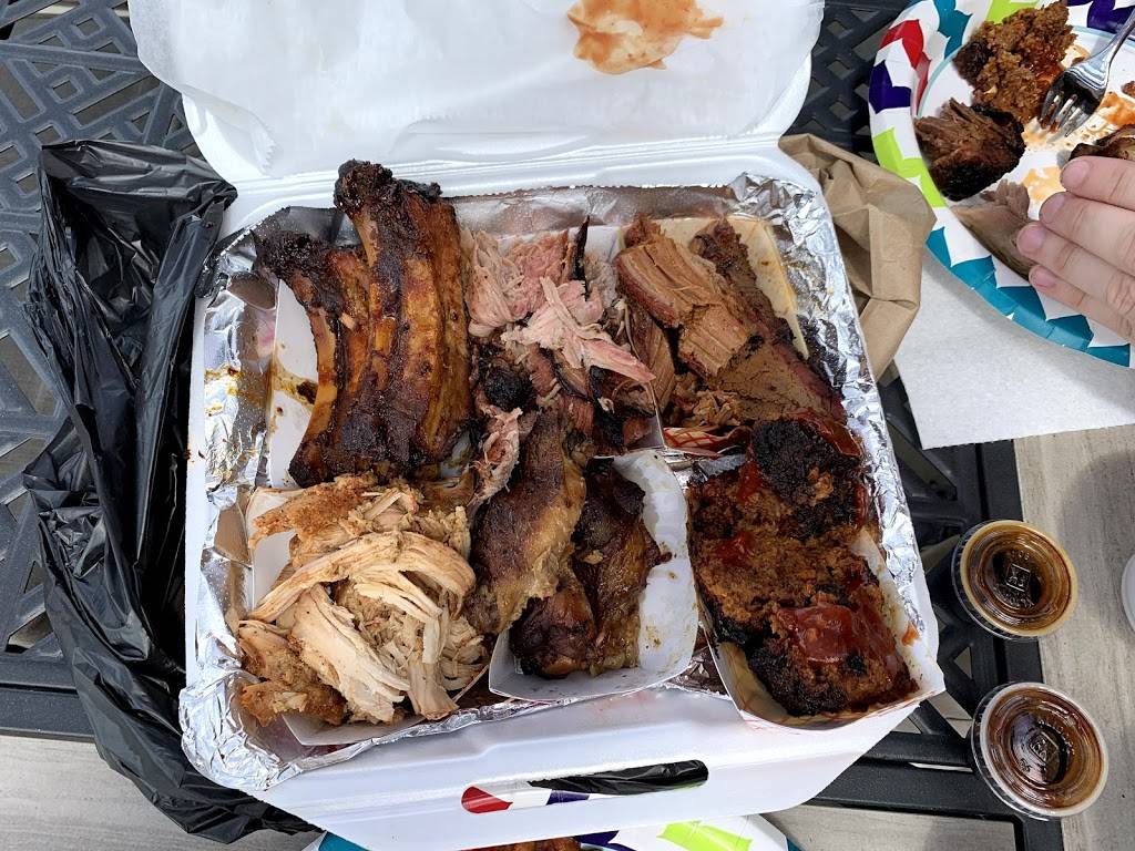 W & W BBQ | restaurant | 264 Curt Rd, New Hope, AL 35760, USA | 2567232835 OR +1 256-723-2835