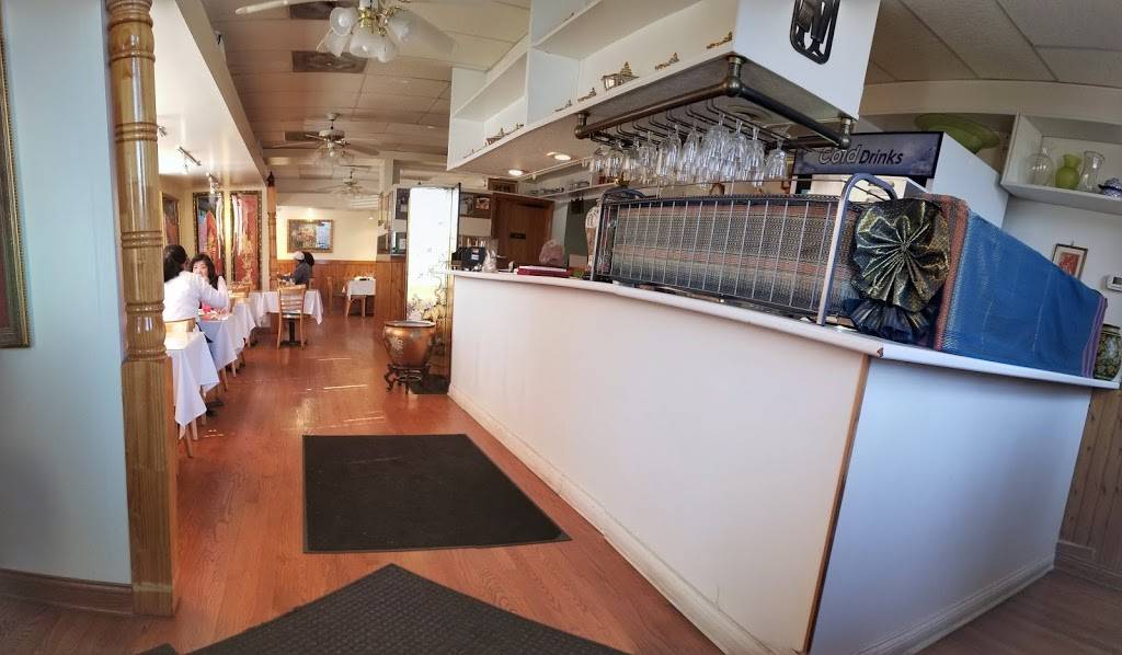 Amarinds Thai Restaurant | restaurant | 6822 W North Ave, Chicago, IL 60707, USA | 7738899999 OR +1 773-889-9999