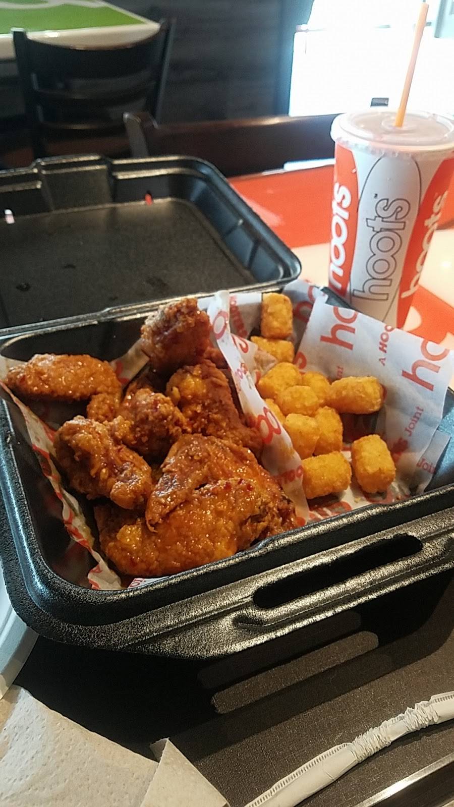 Hoots | restaurant | 2201-D S Cicero Ave, Cicero, IL 60804, USA | 7086523859 OR +1 708-652-3859