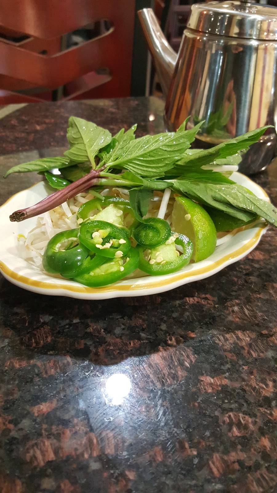 Pho Le Restaurant | restaurant | 2842 St Vincent St, Philadelphia, PA 19149, USA | 2153384787 OR +1 215-338-4787