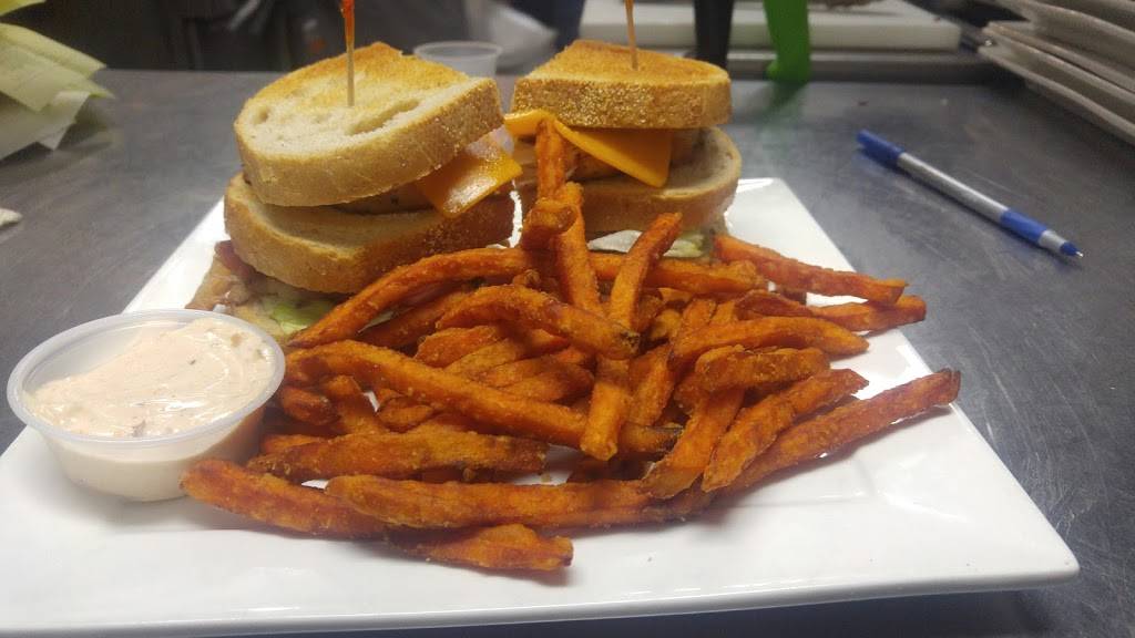 Turtle John’s Bar & Grill Cobourg | restaurant | 4620 45, Cobourg, ON K9A 4J9, Canada | 9053779113 OR +1 905-377-9113