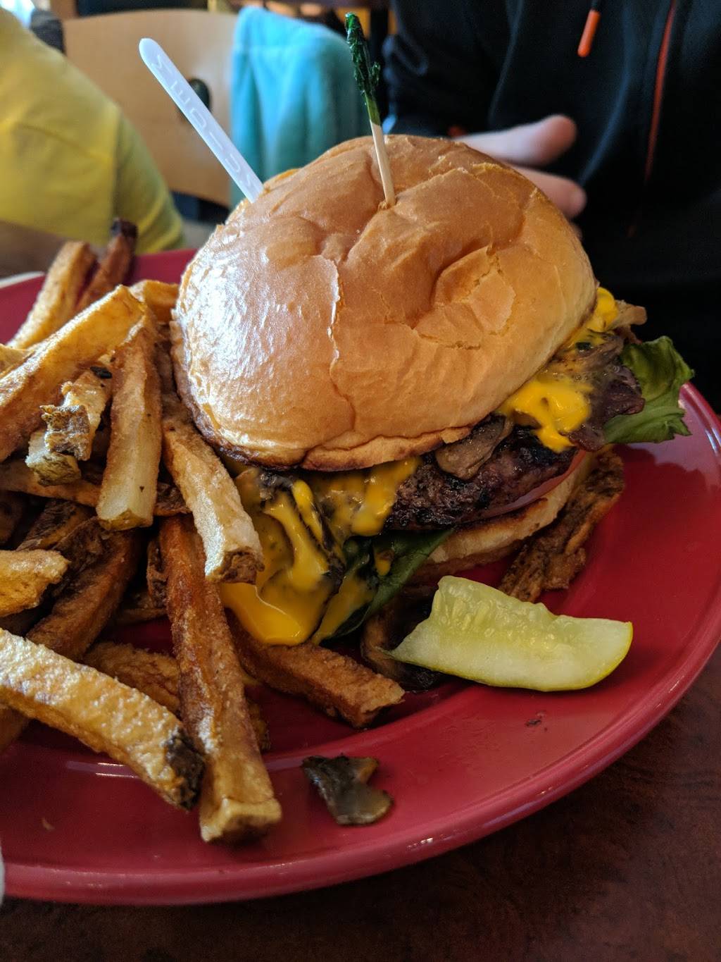 Moosehead Grill | restaurant | 7660 Leavitt Rd, Amherst, OH 44001, USA | 4409857429 OR +1 440-985-7429