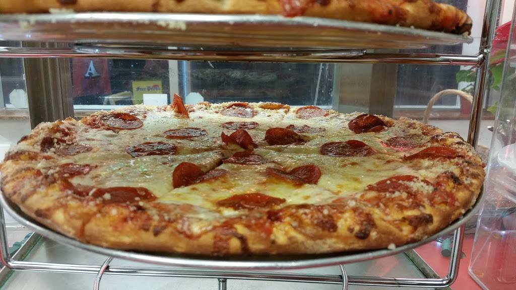 Belle Isle Pizza | meal delivery | 7869 E Jefferson Ave, Detroit, MI 48214, USA | 3133311222 OR +1 313-331-1222