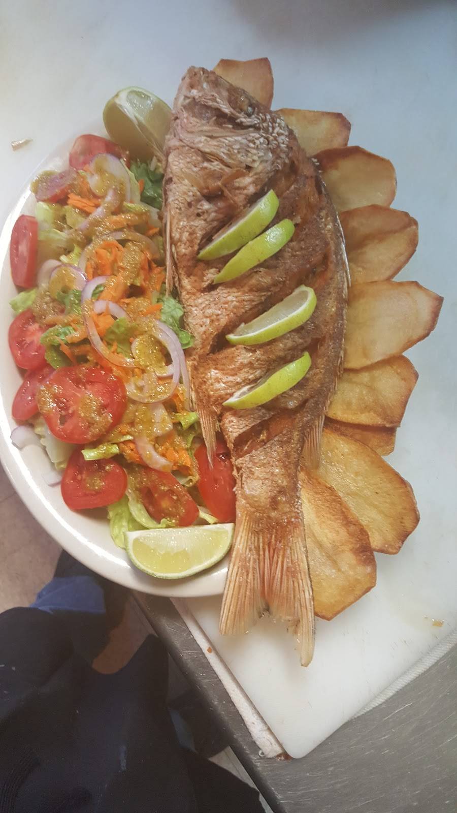 Las Tejas | restaurant | 106 3rd Ave, Paterson, NJ 07514, USA | 9736841200 OR +1 973-684-1200