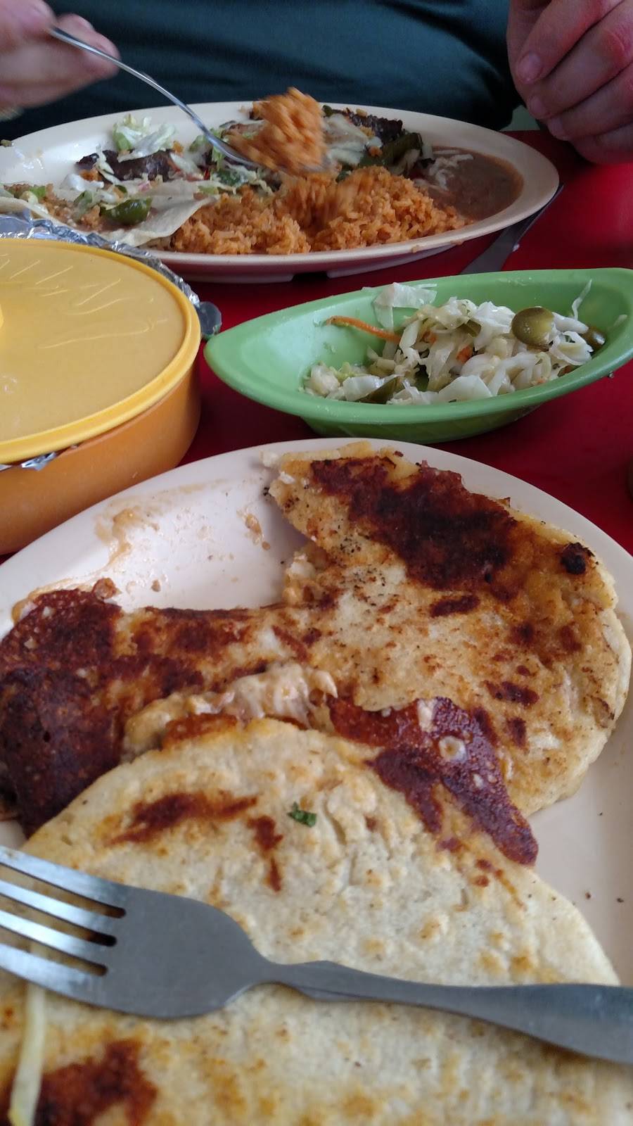 Taqueria Michoacana | restaurant | 511 West Ave, Cedartown, GA 30125, USA | 7707485858 OR +1 770-748-5858