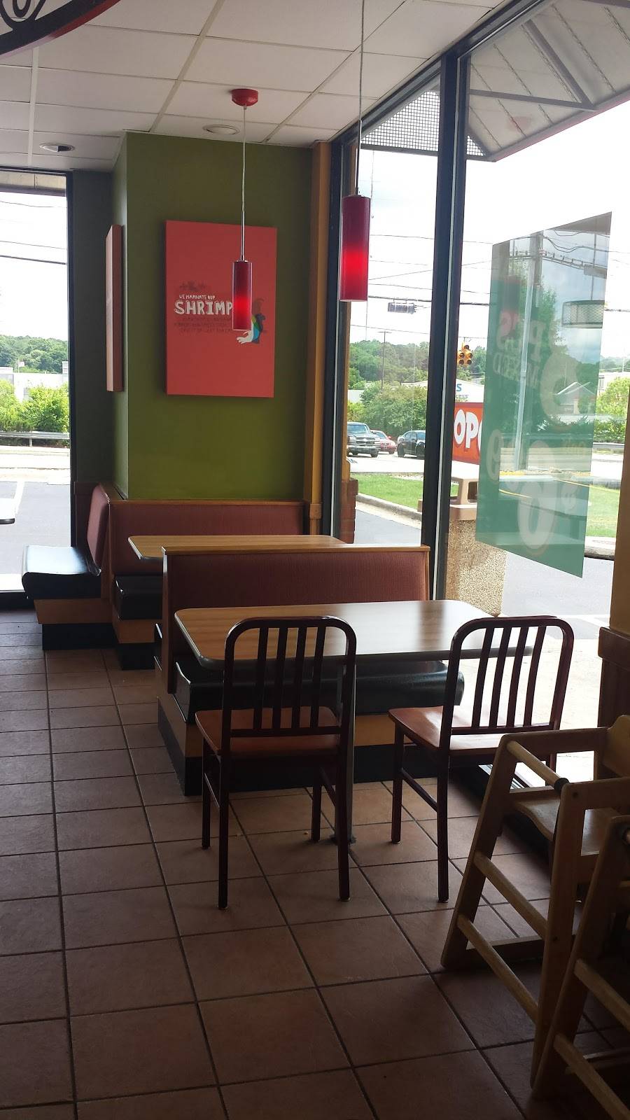 Popeyes Louisiana Kitchen | restaurant | 832 Ann St, Montgomery, AL 36107, USA | 3342692096 OR +1 334-269-2096