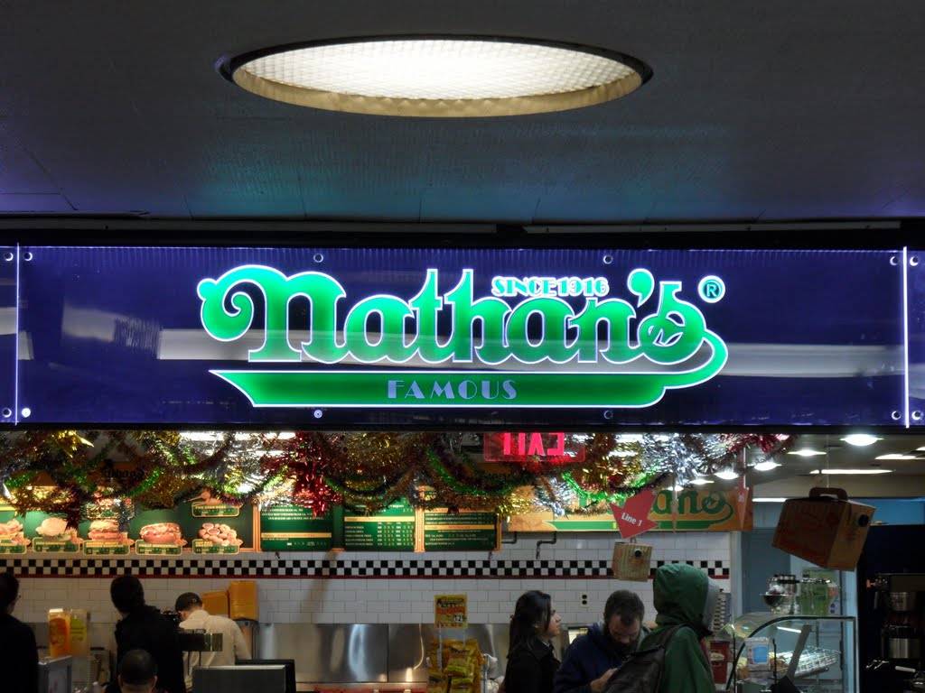 Nathans Famous | restaurant | 2 Pennsylvania Plaza, New York, NY 10121, USA | 2126300320 OR +1 212-630-0320