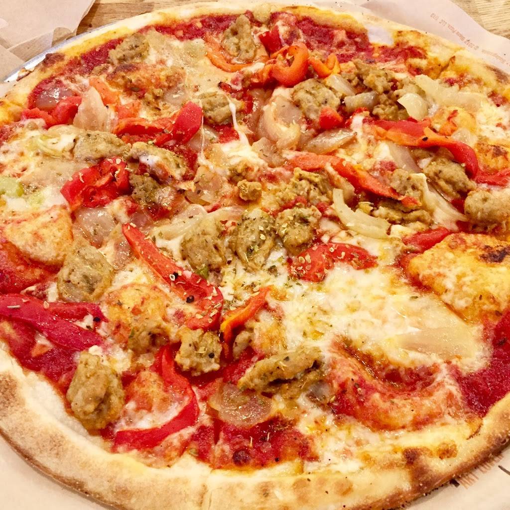 Blaze Pizza | meal takeaway | 5712 W Touhy Ave, Niles, IL 60714, USA | 8472649262 OR +1 847-264-9262