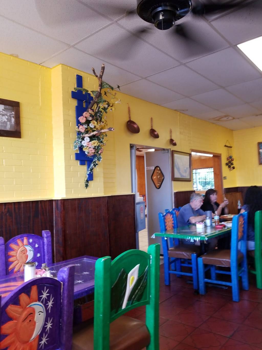 La Adelita | Mexican Restaurant | restaurant | 7630 Military Pkwy, Dallas, TX 75227, USA | 2142756119 OR +1 214-275-6119