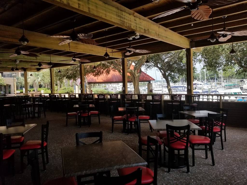 Bucci & Murrays Pub on the Harbor | restaurant | 13 Harbourside Ln building 2 C&D, Hilton Head Island, SC 29928, USA | 8437853300 OR +1 843-785-3300