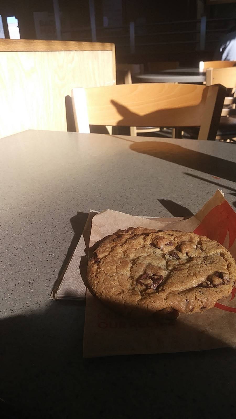 Wendys | restaurant | 2010 N Rose Ave, Oxnard, CA 93036, USA | 8054855255 OR +1 805-485-5255