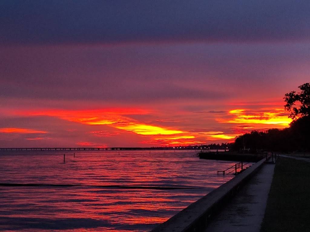 The Lakehouse | restaurant | 2025 Lakeshore Dr, Mandeville, LA 70471, USA | 9856263006 OR +1 985-626-3006