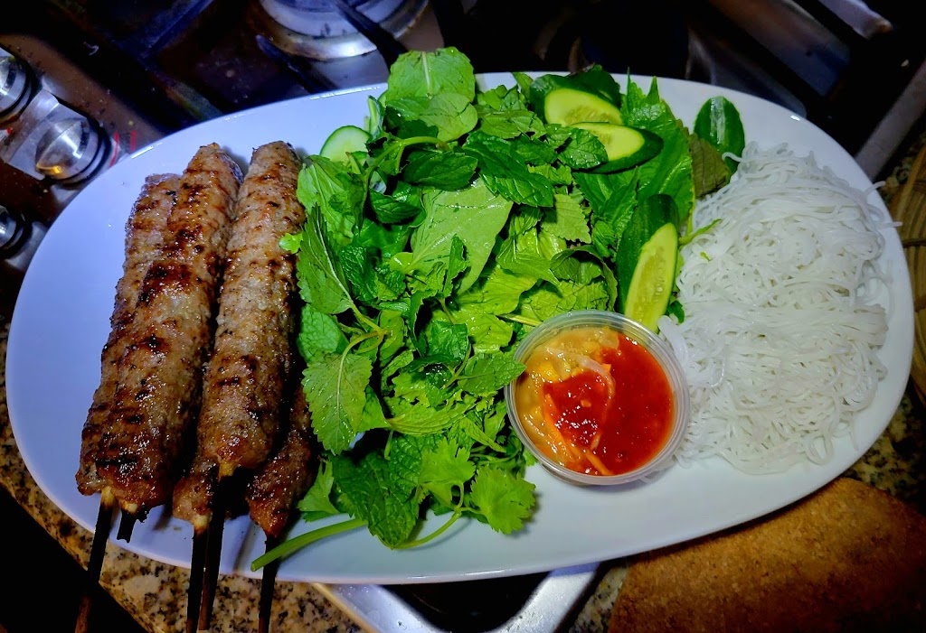 Saito & Pho | restaurant | 13614 Bellaire Blvd D10, Houston, TX 77083, USA | 8328034537 OR +1 832-803-4537