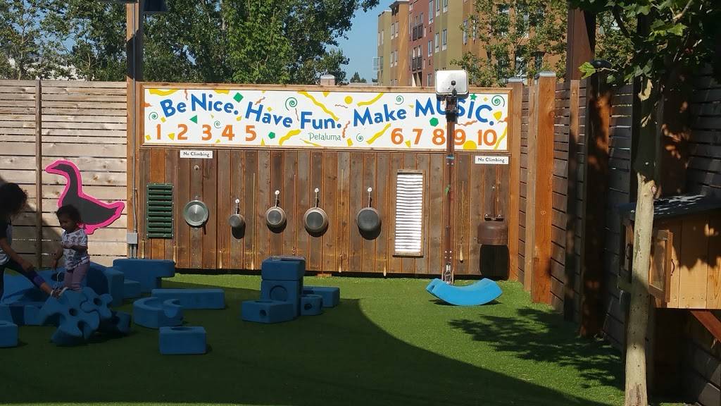 Brewsters Beer Garden + Restaurant | restaurant | 229 Water Street North, Petaluma, CA 94952, USA | 7079818330 OR +1 707-981-8330