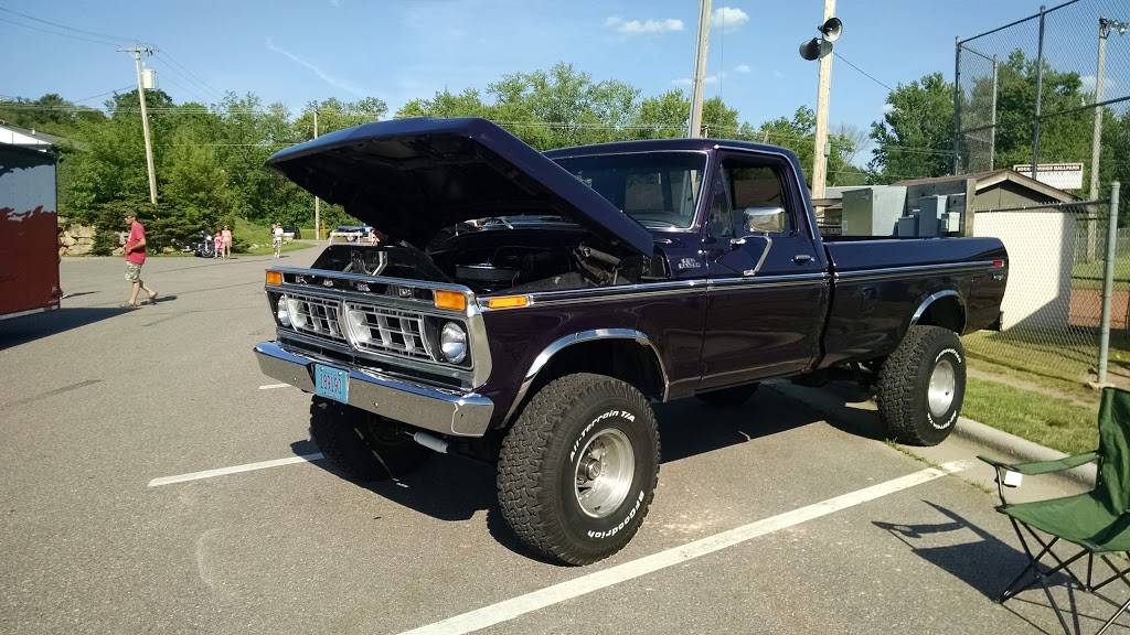 Full Throttle Nights | restaurant | 109 W Broadway St, Rock Springs, WI 53961, USA | 6086978643 OR +1 608-697-8643