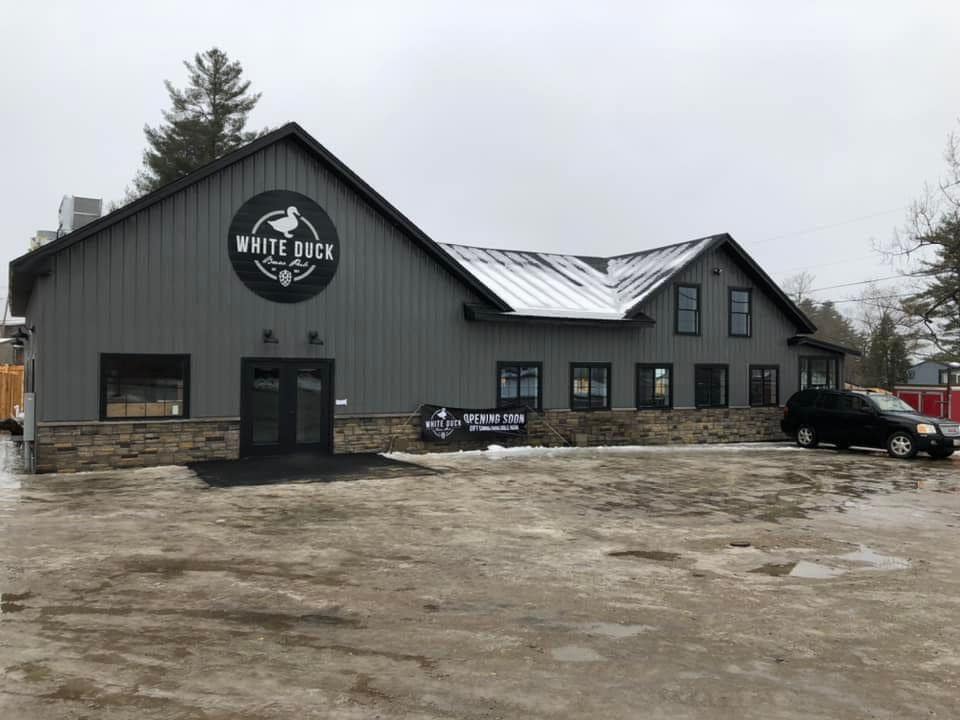 The White Duck Brew Pub | restaurant | 2527 US-202, Winthrop, ME 04364, USA | 2073955263 OR +1 207-395-5263