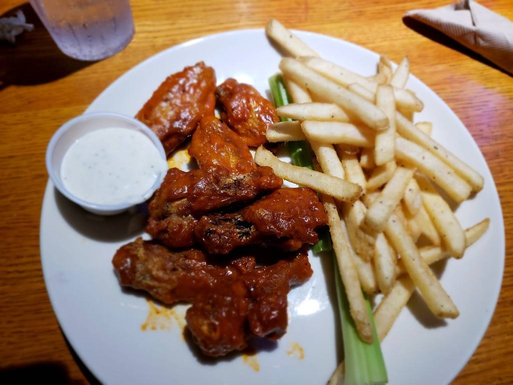 Applebees Grill + Bar | restaurant | 2415 I-20, Grand Prairie, TX 75052, USA | 9725221960 OR +1 972-522-1960