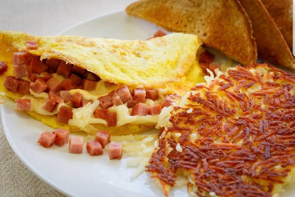 Dennys | restaurant | 4601 S Hulen St, Fort Worth, TX 76132, USA | 8173610828 OR +1 817-361-0828