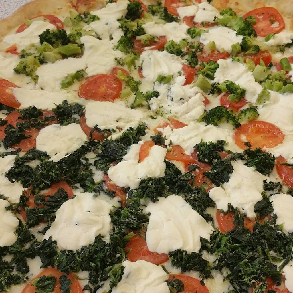 Mamma Gina Pizza | restaurant | 110 N Dupont Hwy, New Castle, DE 19720, USA | 3023285845 OR +1 302-328-5845