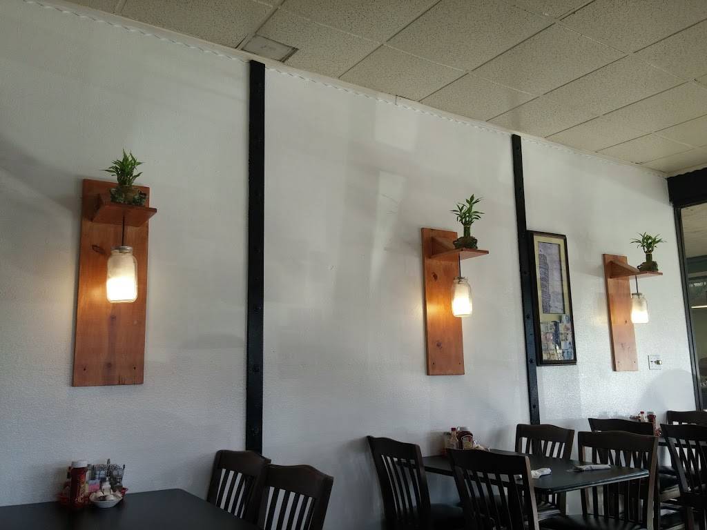 Pages Diner | restaurant | 1039 W College Ave, Santa Rosa, CA 95401, USA | 7075798479 OR +1 707-579-8479