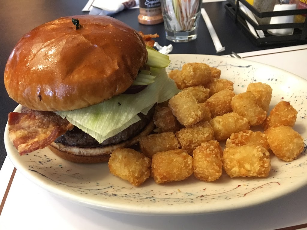 The Antelope Club | restaurant | 615 N Delaware St, Indianapolis, IN 46244, USA | 3176325541 OR +1 317-632-5541