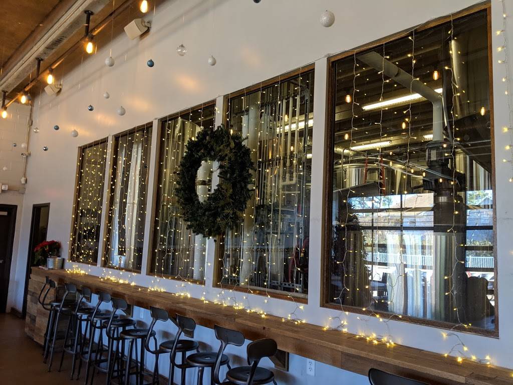 Commonwealth Brewing Co | restaurant | 2444 Pleasure House Rd, Virginia Beach, VA 23455, USA | 7573059652 OR +1 757-305-9652